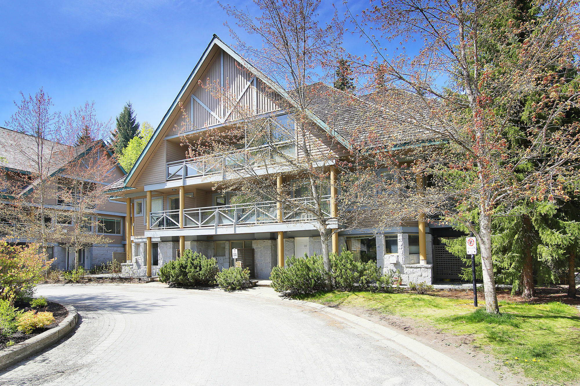 Valhalla Vacations At Whistler Eksteriør bilde